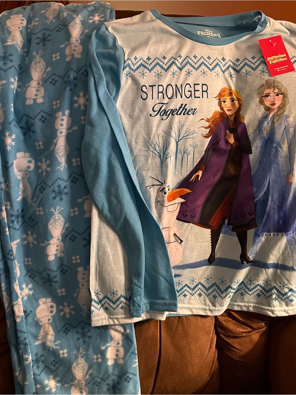 New w/tags juniors size medium Frozen pajamas
